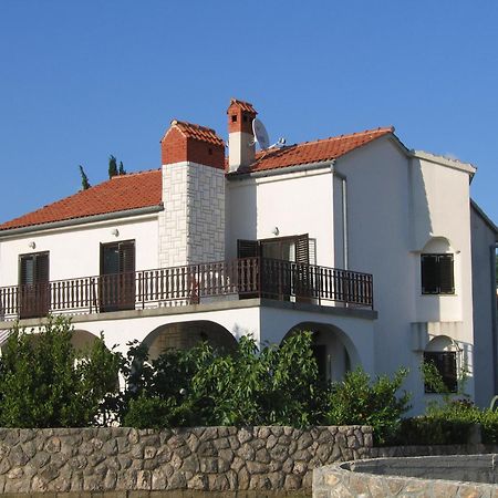 Apartman Agava Njivice Esterno foto