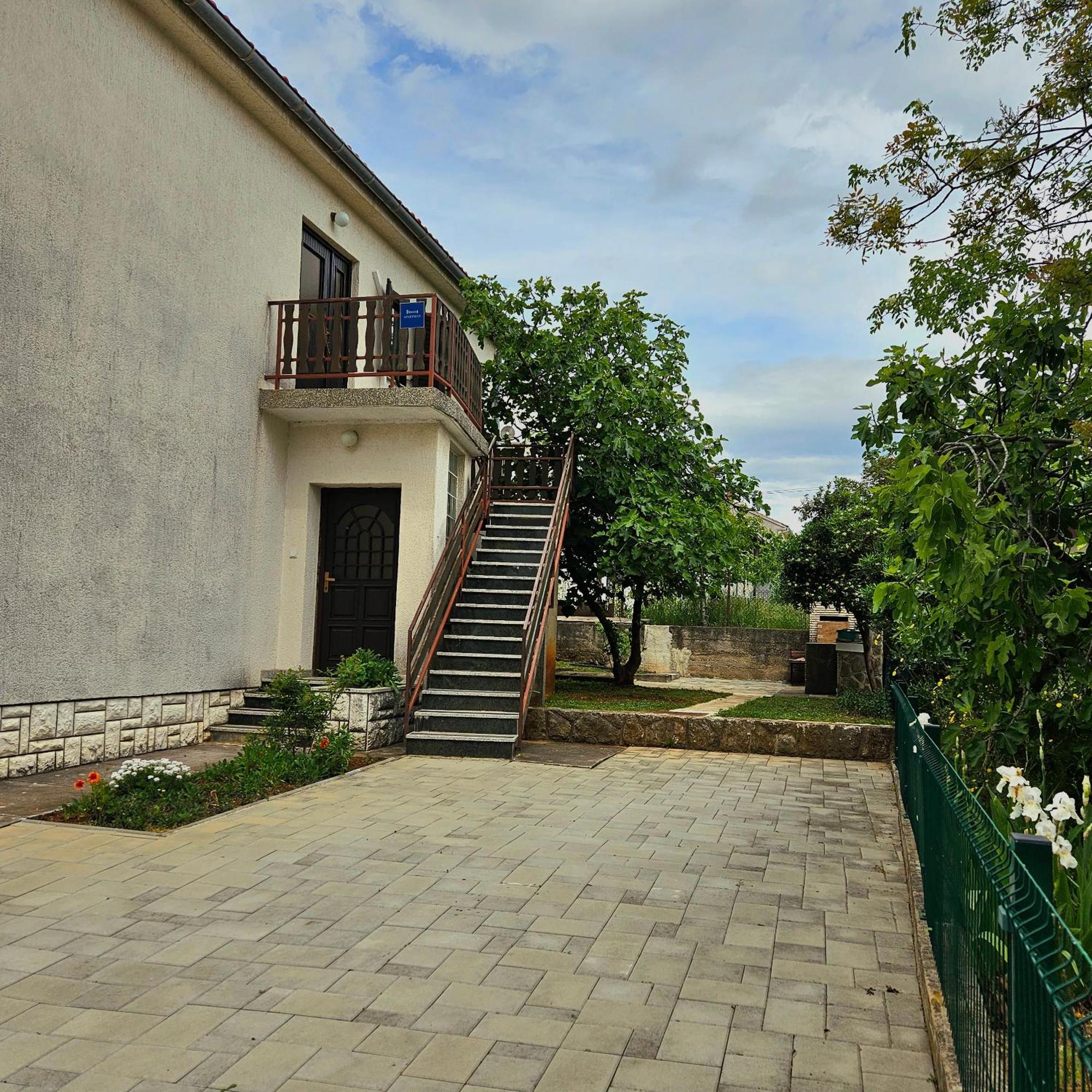 Apartman Agava Njivice Esterno foto